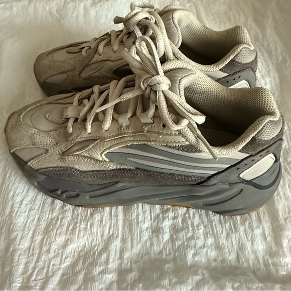 Adidas Yeezy pre-owned Boost 700 sz. 4 Men’s - Picture 8 of 14